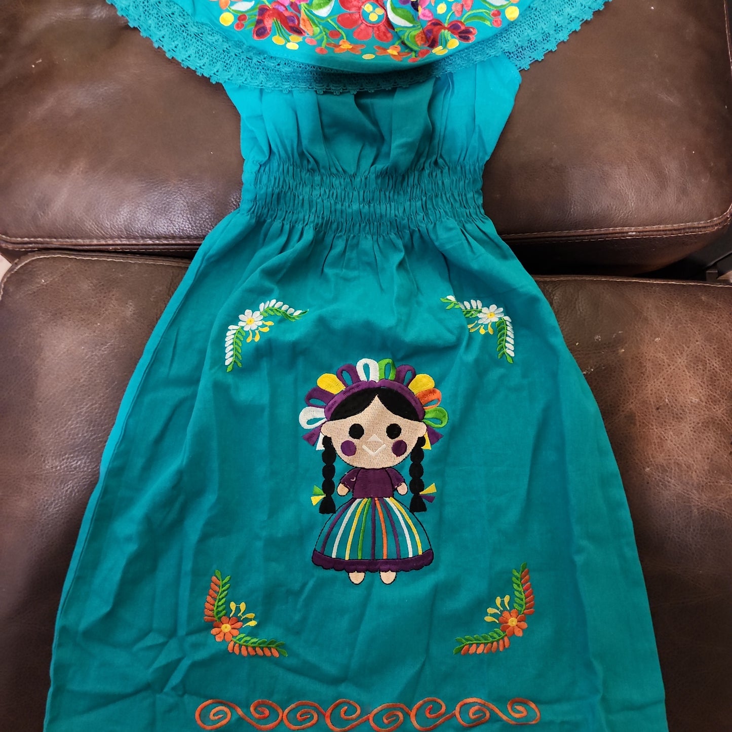 Little Girls embroidered Mexican fashion/traditional dress