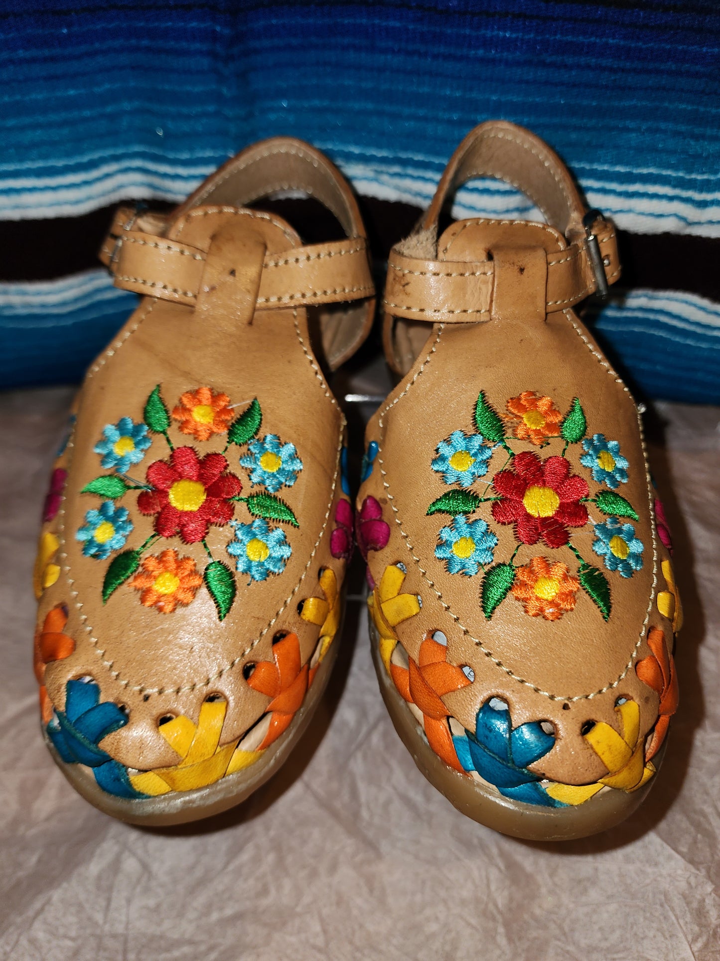 Little Girls Floral Embroidered Huaraches size 19